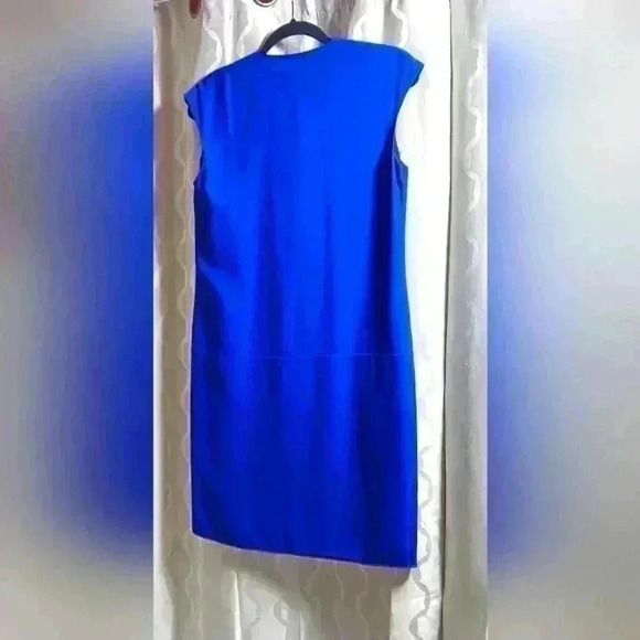 Magaschoni sleeveless dress. Ladies size 8 - Picture 4 of 7